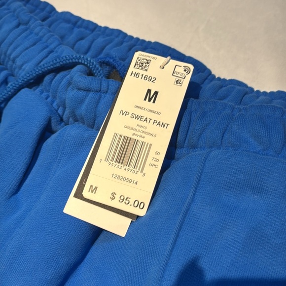 IVY PARK x adidas Rodeo Blue Terry Sweatpants - Size M
(Unisex) - NWT - Picture 3 of 3